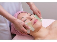 ロゼッタビューティー(Rosetta Beauty)/翡翠のヘラでフェイシャルかっさ