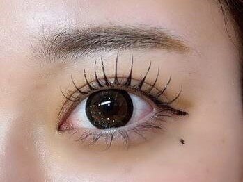 アイラッシュサロンクローバー 大垣店(CLOVER)の写真/圧倒的な軽さ&柔らかさで自まつげへの負担を軽減！《フラットラッシュ100本/120本》なりたい目元が叶う♪