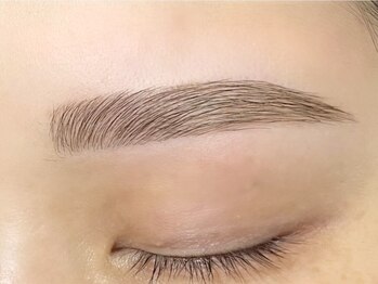 グランデ カーラ(GRANDE cara)の写真/眉でお顔の印象が変わる*話題の【ハリウッドブロウリフト】お顔の印象を決める眉のお手入れはプロにお任せ!
