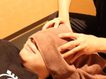 癒まほら 心斎橋店/頭部のほぐしは肩コリにも効果的