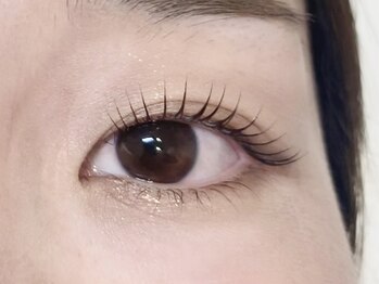 ウウム(uum)/タレ目デザイン