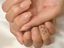 ブラン(BLANC)/綺麗めスタッズネイル