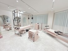 ピケピラティス 西葛西店(pique pilates)/モダンでおしゃれな空間