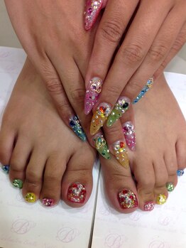 エスフィーネイルサロン ブリーユ(Esfy nailsalon Brille)/カラフルキラキラ手足ネイル