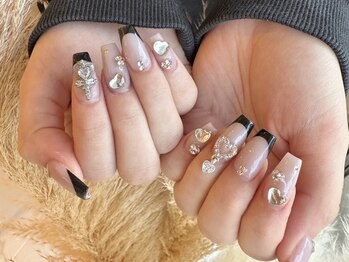 ネイルサロンラポール (Nailsalon Rapport)の写真/シンプルからゴージャスまで◎やり放題で思いのままのデザインに♪フォルムの綺麗さでリピーター続出★