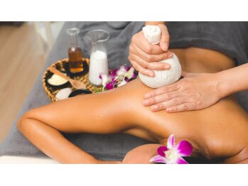 ディーナー(Deena)