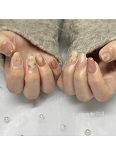 サロンドウイ(salon de OUI)/ハート柄ニュアンスネイル