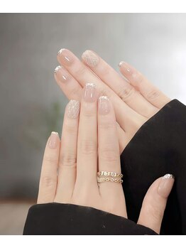 ヘブン ネイル 鶯谷(HEAVEN Nail)/ラメ入りフレンチネイル