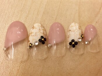 リュストゥール アンド フォンス(Lustr'e&fons)/斜めフレンチネイル！