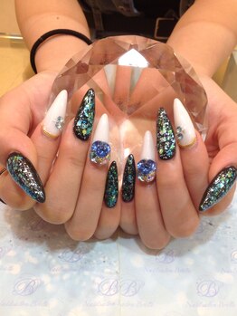 エスフィーネイルサロン ブリーユ(Esfy nailsalon Brille)/白黒キラキラスカルプ