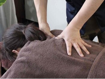 ほぐしのネヌファールの写真/【21時まで営業】当店人気◎ご新規様◇基本ほぐし60分が5900円♪お仕事帰りにオススメ。2回目以降もお得！