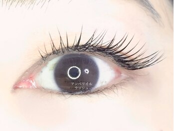 アンベリイルラッシュ(Embellir Lash)/自まつ毛風まつ毛エクステ奥二重