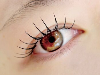 ティティ(titi)の写真/超軽量フラットラッシュ☆朝のメイク時間の時短に！抜群のキープ力で華やかな目元にいたします◎