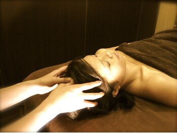 ひと休人休の写真/【眼精疲労でお悩みの方に】頭のコリをほぐして、疲れを癒すヘッドマッサージ♪視界もクリアに☆