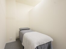 エヌ(N)/アイラッシュ施術ベッド