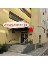 リアミーズ 北千住店(Ria Mii's)/7,建物の裏側に入り口があります