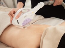 女性脱毛サロン Purism Hiroo 広尾 恵比寿【全身脱毛/VIO脱毛/顔脱毛】の雰囲気（日本製の高機能脱毛機を使用◆肌を労る保湿ジェルと光のケア）