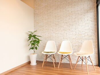 整体 骨盤調整サロン ボディライト アクタ西宮北口店/受付・待合室☆