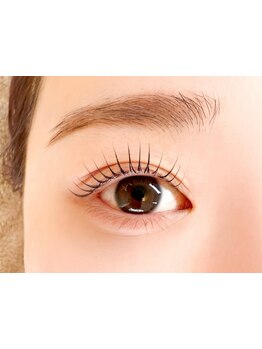 ナチュラル上品な目元にしたい