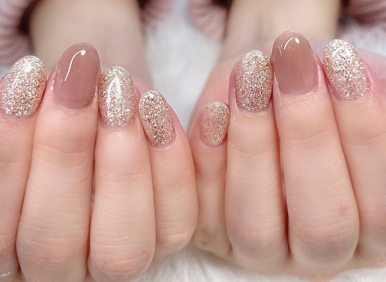 2026年冬トレンド】ブラウンベージュ ハンドのネイルデザイン集｜人気