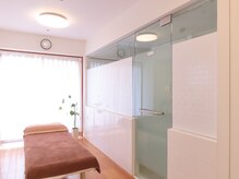 原マッサージ療院の雰囲気（★自然光が差し込む明るく落ち着いた施術ルーム★【マッサージ】）