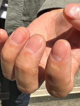 アトリエ ミュリー(atelier murir)の写真/歴6年以上のスタッフ/爪の育成技術資格保持のスタッフが爪のケアを丁寧に行い、健康的な爪を育てます♪