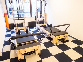 プルクラ 新宿店(PULCHRA)の写真/【2名同時レッスンOK♪】姿勢改善特化のピラティスで変化を実感◎ちょっとの勇気からはじまる健康習慣★
