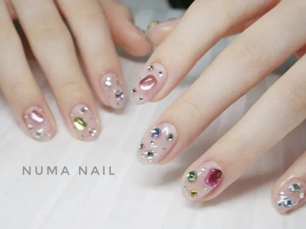 宝石ネイル