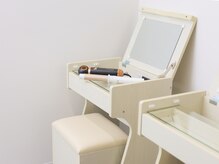 エヌ(N)/メイク直しブース