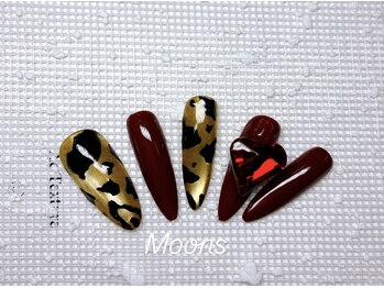 ムーンズ(Moon's)/