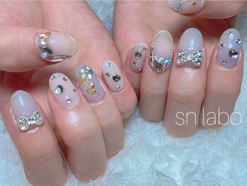 スマイル ネイル ラボラトリー(Smile nail laboratory)の写真/爪が短い方やお仕事柄伸ばせない方にも◎短い爪だから可愛くなれるデザイン多数ご用意♪指先のおしゃれを★