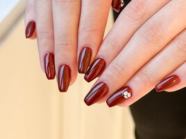 ボルドー×Vカットネイル