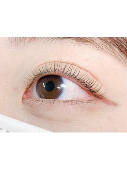 ナチュラル上品な目元にしたい