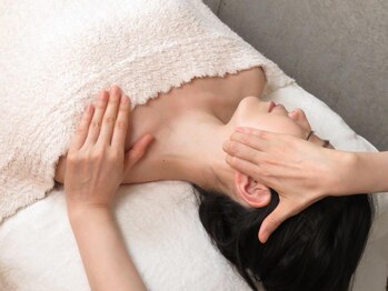 ラプリ 大阪心斎橋店(Raplit)/施術1 固まった筋肉をほぐします