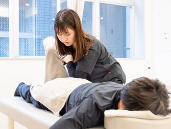 新横浜駅前鍼灸接骨院の写真/【平日21時】筋肉や関節だけでなく、神経・血流・自律神経のバランスまで考慮した矯正+整体★[新横浜/菊名]