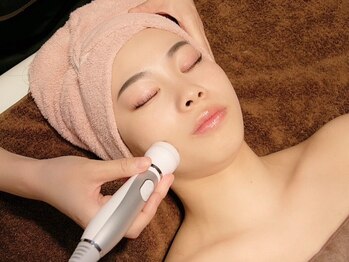 メディカルエステサロン ローズ 金沢本店(ROSE)の写真/【最新の韓国美容☆脂肪分解液レモンボトル】施術直後から速攻小顔効果を実感◎二重顎/たるみ改善に♪