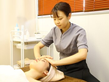 優 カイロプラクティック/小顔調整でお肌のたるみケア♪