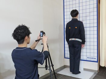イーグル整骨院 ヨークタウン新田東店の写真/《全スタッフ国家資格保持》姿勢分析で歪みを見える化！姿勢を整え健康的な美ボディに導きます！
