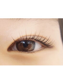 ナチュラル上品な目元にしたい