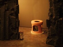 チユハダの雰囲気（本場韓国の黄土座浴器と壺でのよもぎ蒸しになります♪）