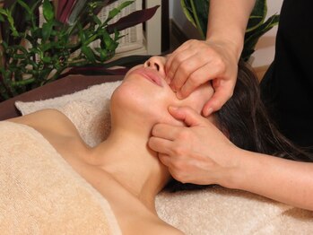 ラ ビータ(La Vita)/骨・筋肉アプローチの小顔コルギ