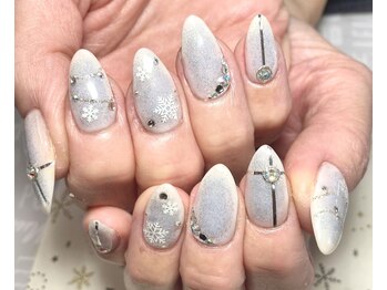 クロエ(chloe)/雪の結晶ネイル