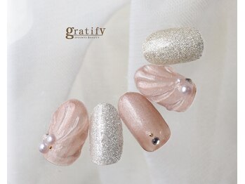 肌馴染み♪ベージュ鱗ネイル