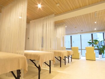 マリー 池袋店(marry)/白を基調とした清潔感のある店内