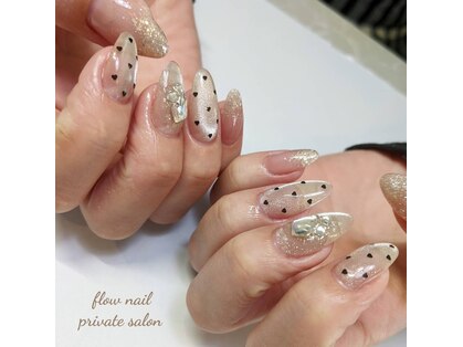 フロウネイル(Flow nail)の写真