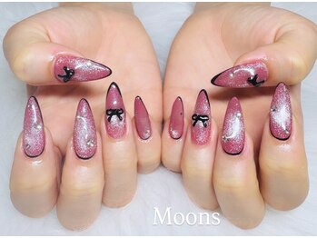 ムーンズ(Moon's)/