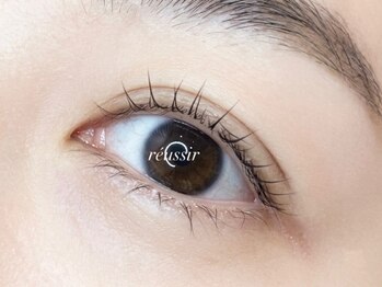 レユシール reussirの写真/《理想の目元に合わせて豊富なデザインをご提案》韓国風トレンド・束感～目尻の流すデザイン等もお任せ♪
