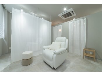 アンドシー 西宮北口店(and she.)/全席半個室のプライベート空間◎