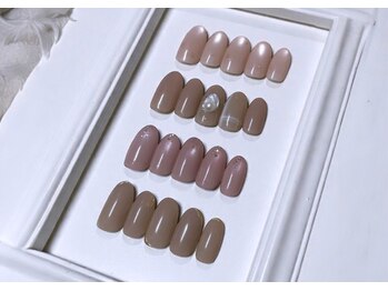 アイリス(iris)の写真/【指先に溶け込む上品ネイル】パーソナルカラーにとらわれず、指先に馴染むカラーを提案◎幅広い世代に好評