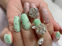 スタニングネイル(STUNNING NAIL)の雰囲気（ブラブラゆらりんストーン付け放題￥12500）